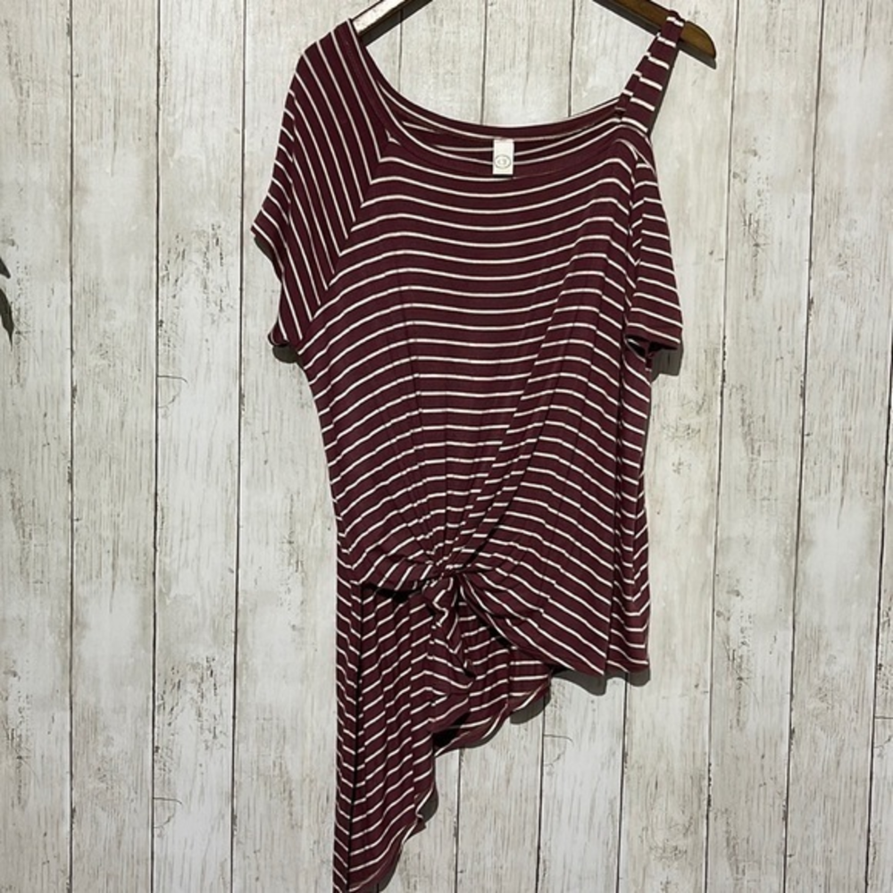 CY Fashion Medium Cold Shoulder‎ Striped Asymmetrical Knot Top Women Burgundy